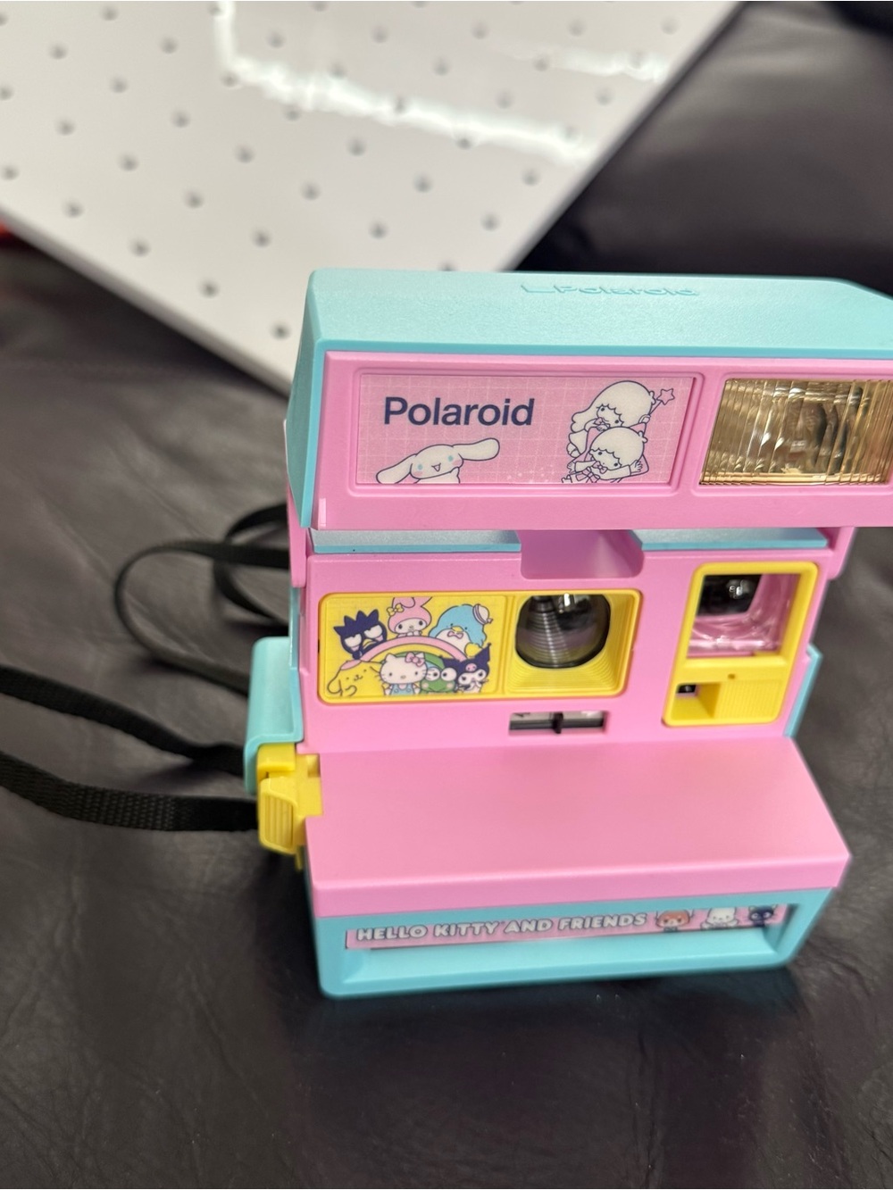 Polaroid 600 Hello Kitty & Friends Instant Camera